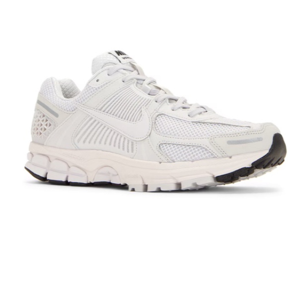 Nike Vomero 5 All White